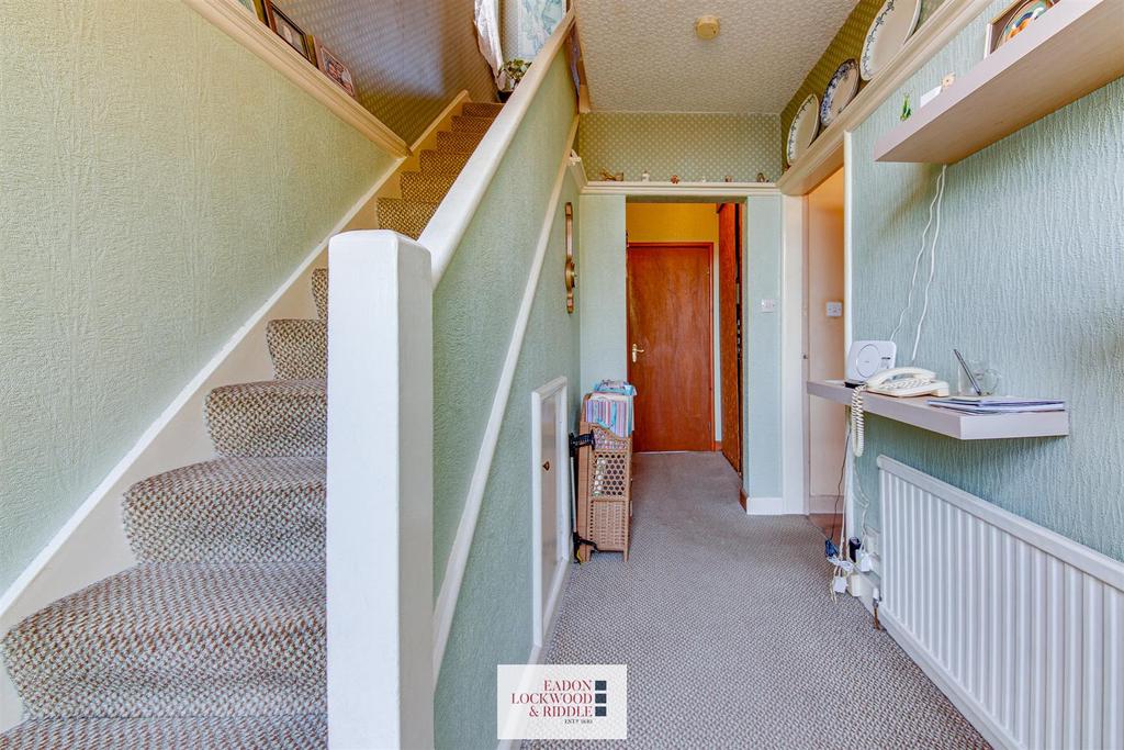 Entrance hall.jpg