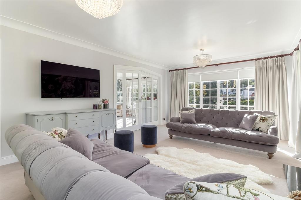 Hall Drive, Bramhope, Leeds 5 bed detached house £950,000