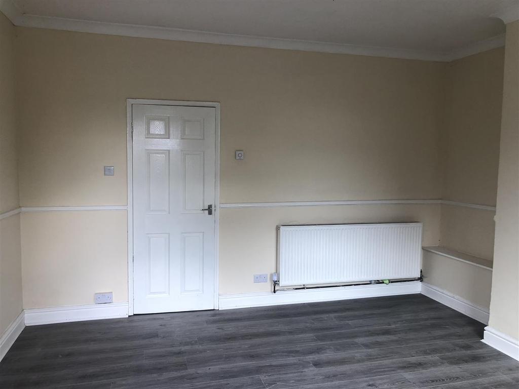 Midland Road, Royston, Barnsley 2 bed end of terrace house £85,000