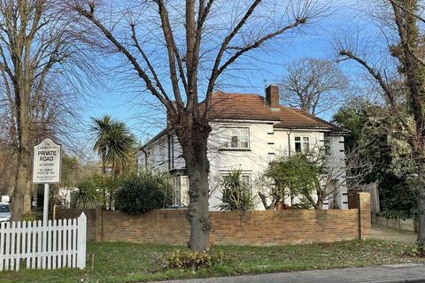 6 bedroom detached house for sale - Coombe Lane West, Kingston Upon Thames, KT2