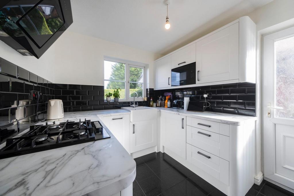 The Ridgeway, Tarvin 3 bed detached house for sale £325,000