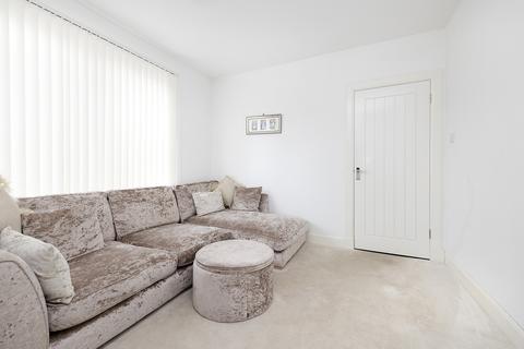 5 George Crescent, Loanhead, EH20 9DN