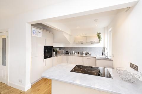 5 George Crescent, Loanhead, EH20 9DN