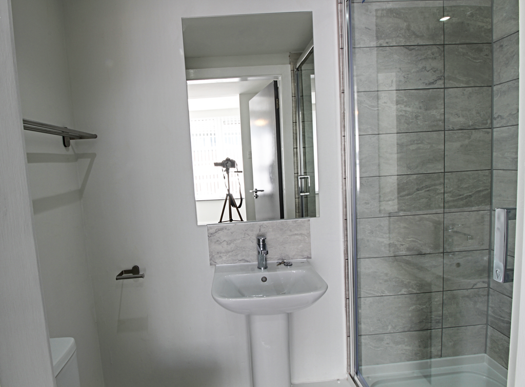 Studio - bath