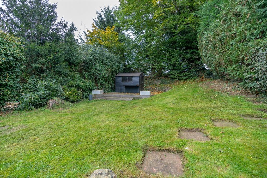 Chapman Avenue, Maidstone, ME15 5 bed semidetached house £400,000