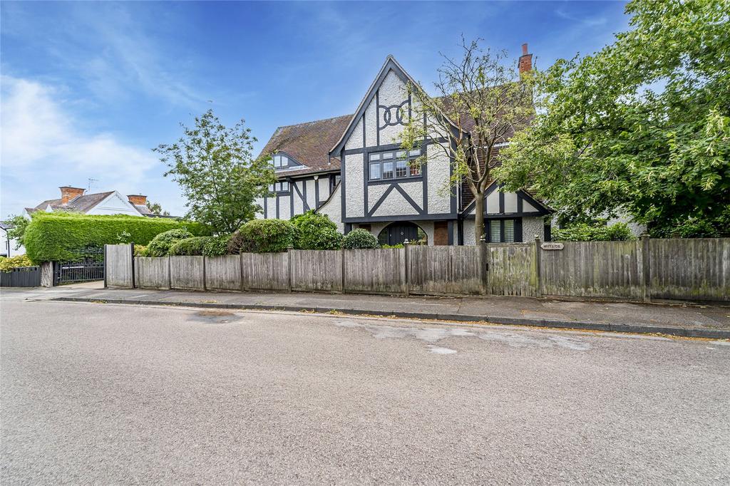 Hallfields, Edwalton, Nottingham, Nottinghamshire, NG12 6 bed detached