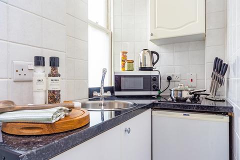 1 bedroom apartment to rent, Hill Street, London, W1J