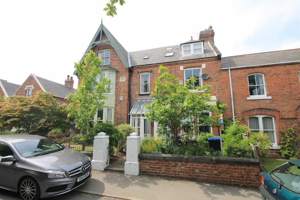 12 Crossgate Peth, Durham 5 bed private hall £646 pcm (£149 pw)