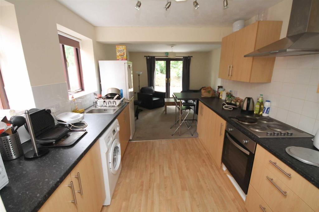 24 Oswald Court, Durham City 6 bed private hall - £628 pcm (£145 pw)