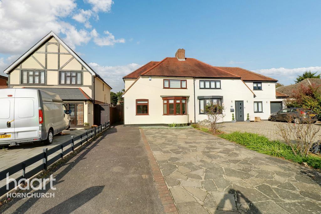 Moor Lane, Upminster 4 bed semidetached house £700,000