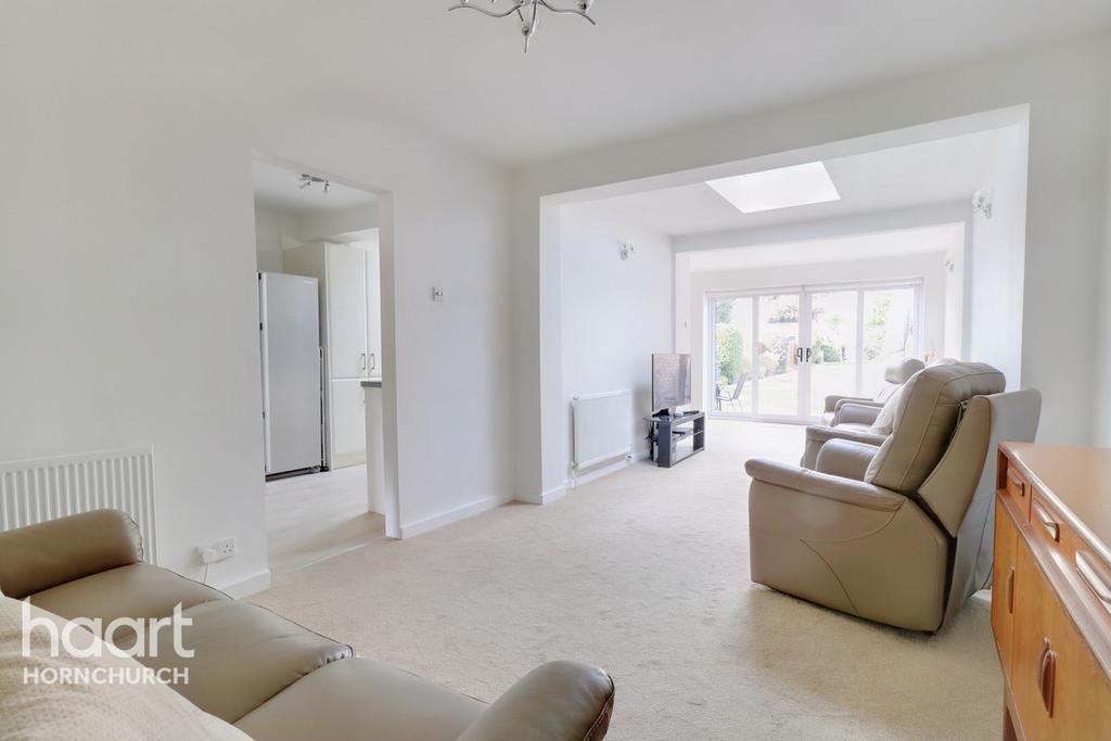 Moor Lane, Upminster 4 bed semidetached house £700,000