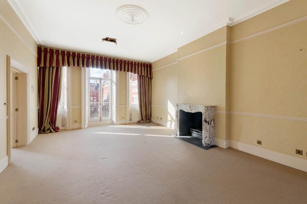 Cadogan Square Knightsbridge SW1X 1 bed apartment £2,900,000