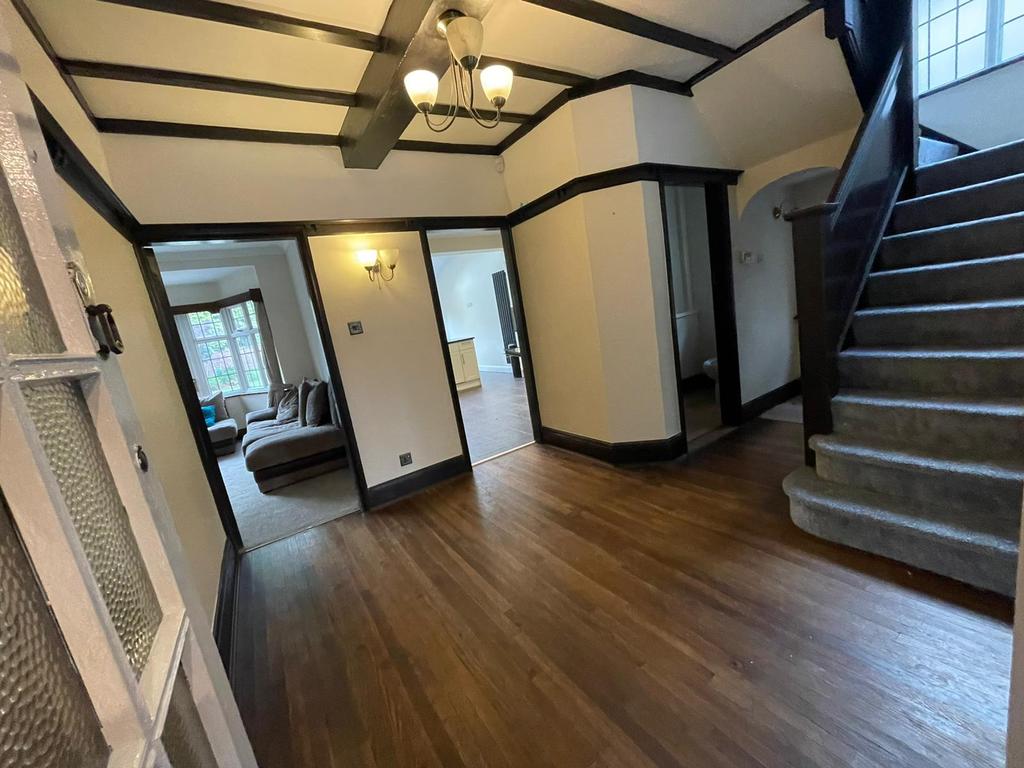 Tamworth Road, Sutton Coldfield B75 4 bed detached house £1,700 pcm