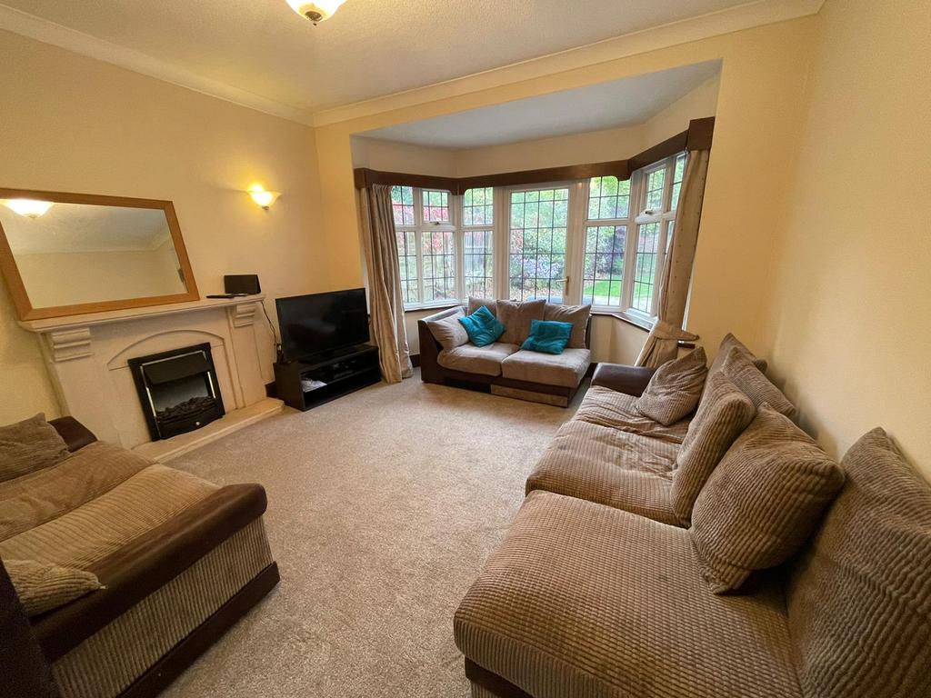 Tamworth Road, Sutton Coldfield B75 4 bed detached house £1,700 pcm
