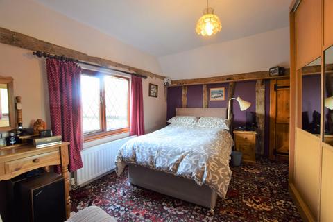 3 bedroom cottage for sale, Halstead Road, Kirby Cross, Frinton-on-Sea