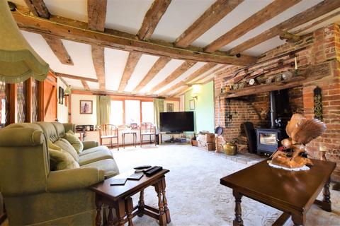 3 bedroom cottage for sale, Halstead Road, Kirby Cross, Frinton-on-Sea