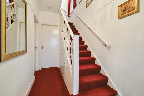 101 Hillview Drive, Clarkston, Glasgow, G76 7JH