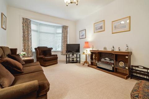 101 Hillview Drive, Clarkston, Glasgow, G76 7JH