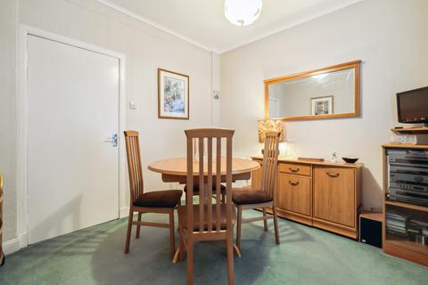 101 Hillview Drive, Clarkston, Glasgow, G76 7JH