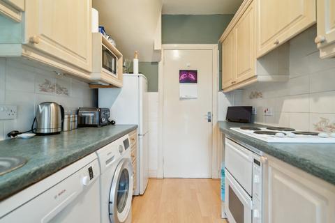 101 Hillview Drive, Clarkston, Glasgow, G76 7JH
