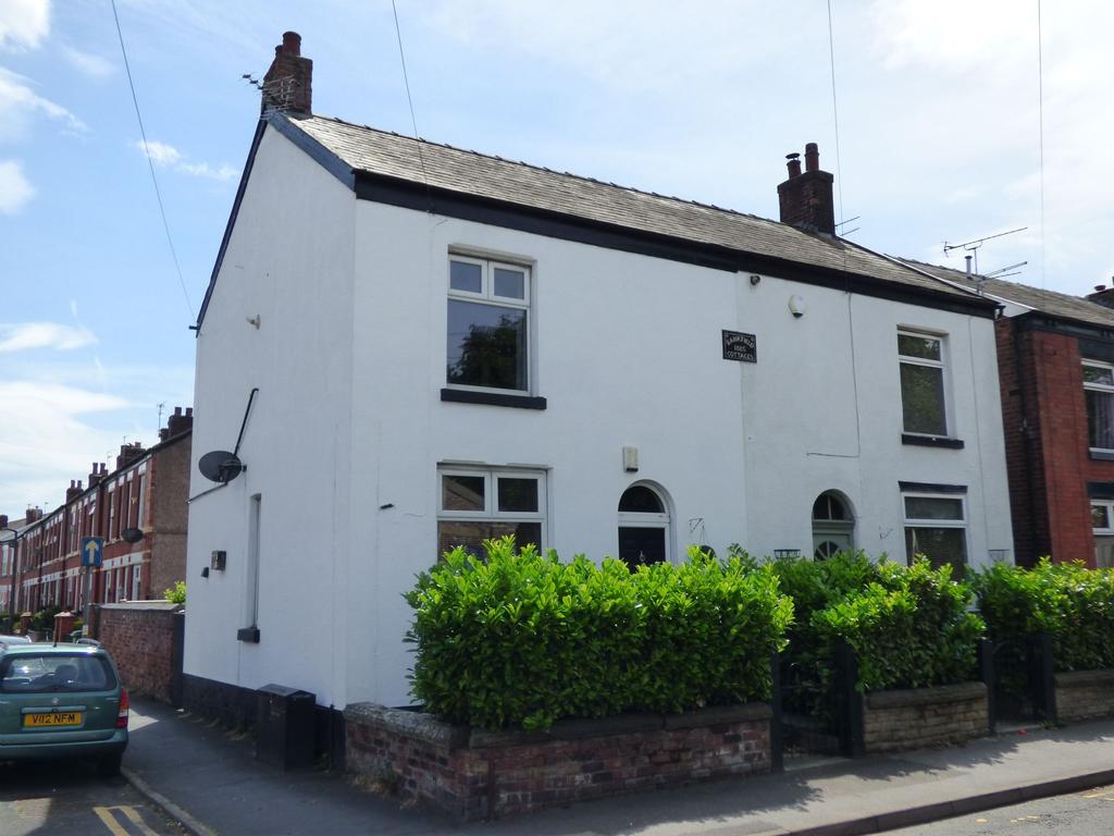 Commercial Road, Hazel Grove... 2 bed semidetached house £220,000