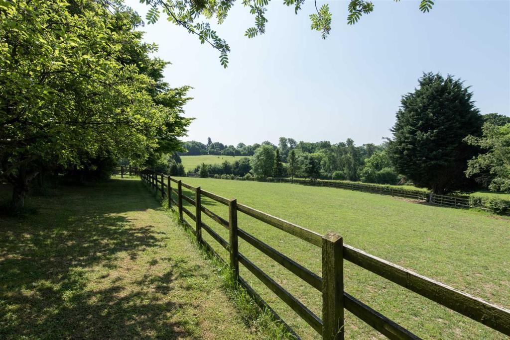Welwyn 7 bed equestrian property for sale £1,700,000