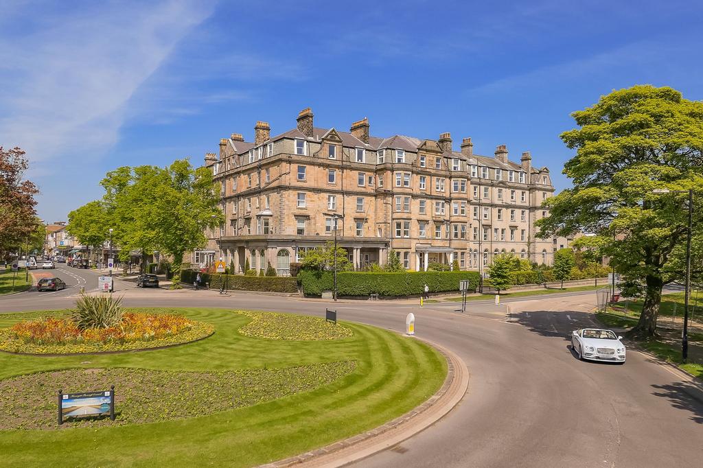 York Place, Harrogate, HG1 2 bed apartment for sale £385,000