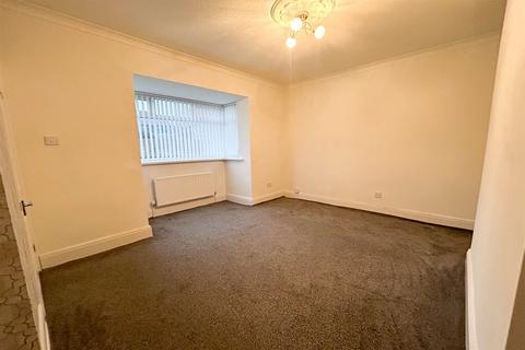 2 bedroom end of terrace house to rent, Mill Lane, Whitburn