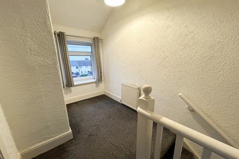 2 bedroom end of terrace house to rent, Mill Lane, Whitburn