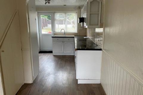 3 bedroom terraced house to rent, Salisbury Drive, Kidderminster, DY11