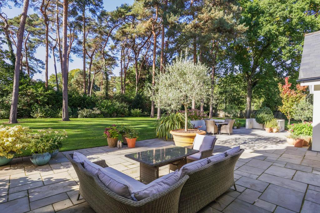 Goldrings Road, Oxshott, Leatherhead... 6 bed detached house £3,650,000