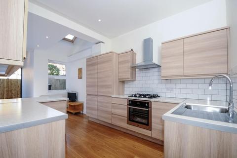 Flat 1, 14 Park Avenue, Mitcham, CR4 2EL