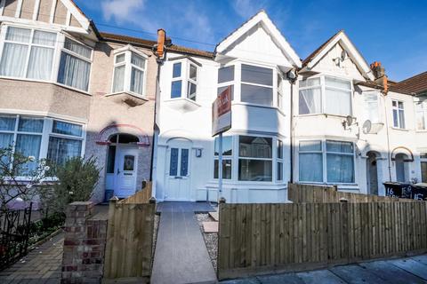 Flat 1, 14 Park Avenue, Mitcham, CR4 2EL