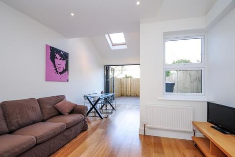 Flat 1, 14 Park Avenue, Mitcham, CR4 2EL