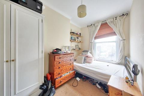 2 bedroom flat for sale - 51 Trinity Road, London, London, SW17 7SD