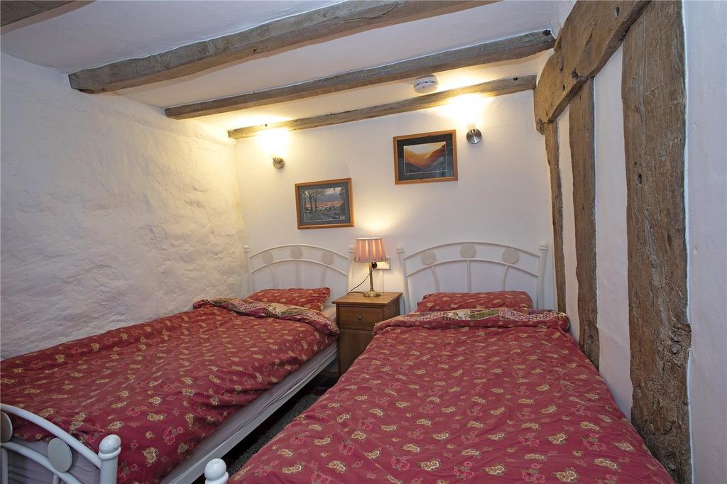 Cae Canol Farmhouse