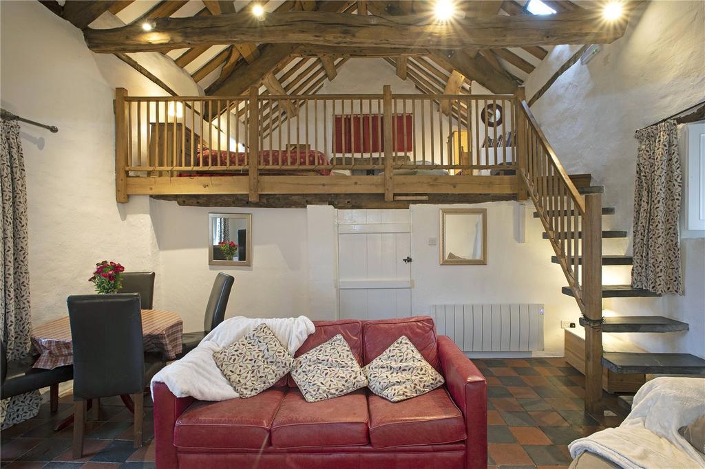 Cae Canol Farmhouse