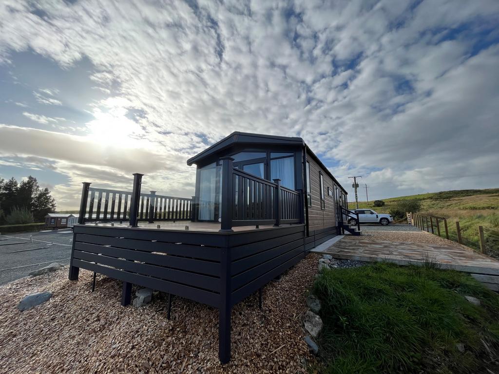 Newton Stewart, Wigtownshire, DG8 2 bed park home for sale £84,995