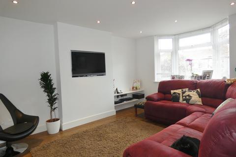 32 Whitethorn Gardens, Hornchurch, RM11 2AL