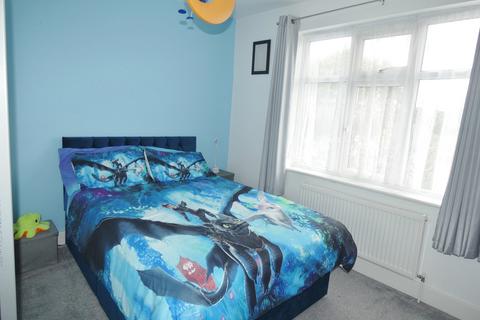 32 Whitethorn Gardens, Hornchurch, RM11 2AL