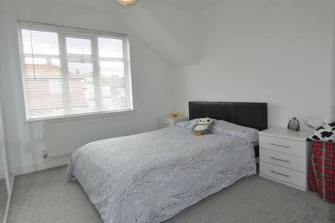 32 Whitethorn Gardens, Hornchurch, RM11 2AL