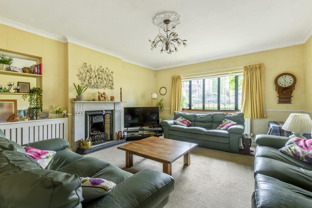 Alexandra Crescent, Bromley 5 bed semidetached house £1,000,000