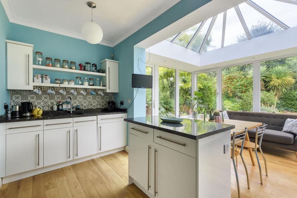 Alexandra Crescent, Bromley 5 bed semidetached house £1,000,000
