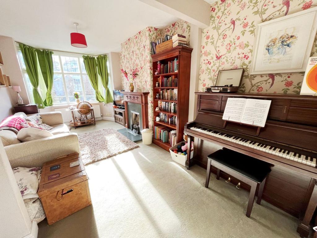 Lounge/dining room