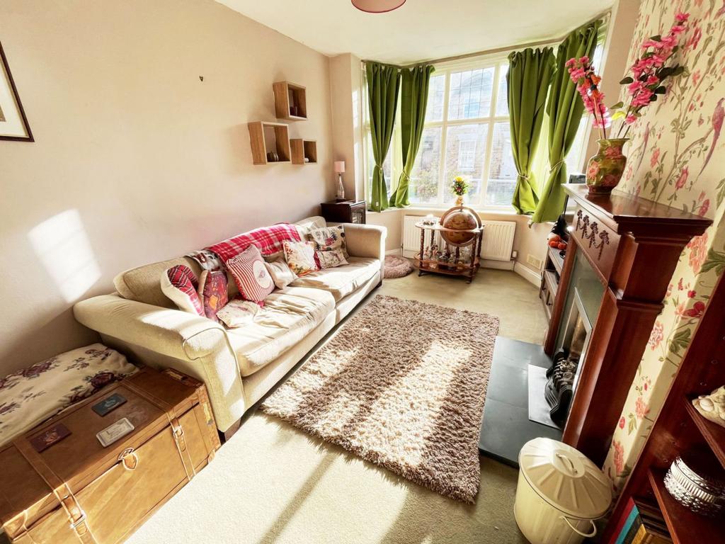 Lounge/dining room