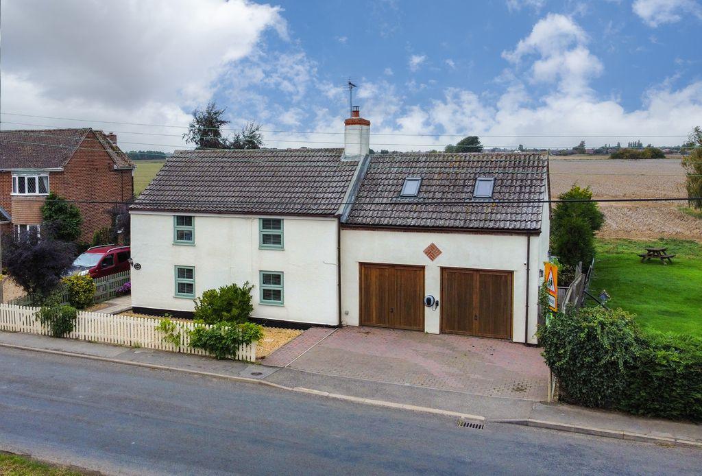 Eaugate Road, Moulton Chapel, Spalding PE12 0XJ 4 bed detached house