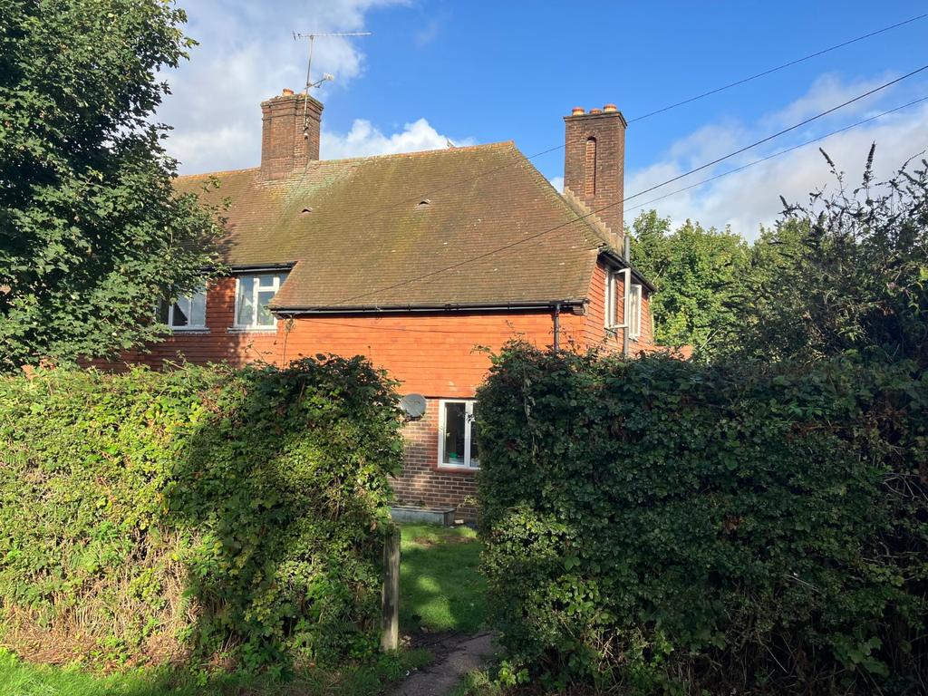 Grouse Road, Pease Pottage, Crawley... 2 bed semidetached house £