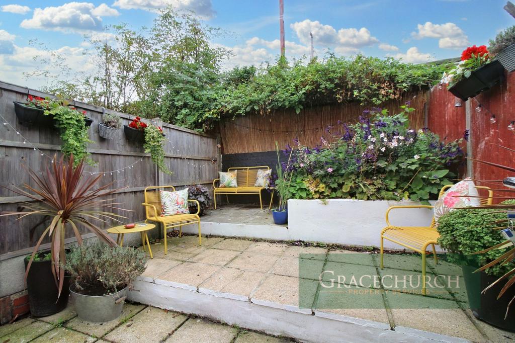 Shrubbery Road, Edmonton N9 0 PA - Garden