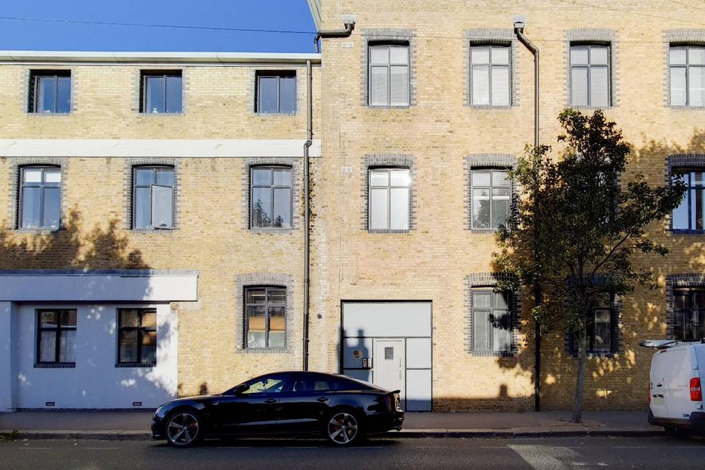 Jedburgh Road, Plaistow, London, E13 1 bed flat for sale £300,000