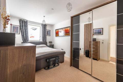 3 bedroom flat for sale - Olympic Way, Wembley Park, Wembley, HA9